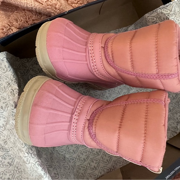 KIDS' OSHKOSH B'GOSH TODDLER SPLASH WINTER BOOTS Pink Snow Boots Toddler size 6 - Picture 5 of 7